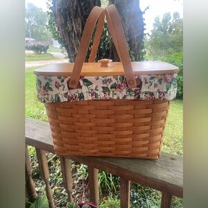 Longaberger Handwoven Large Family Picnic Basket with Riser & Liners Vintage